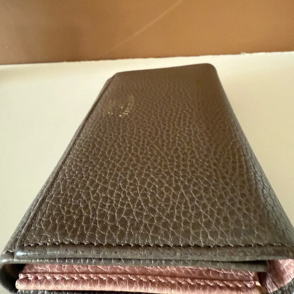 Gucci Vintage Brown Leather Bi-Fold Wallet – Excellent Condition! ✨👜 - Picture 9 of 10